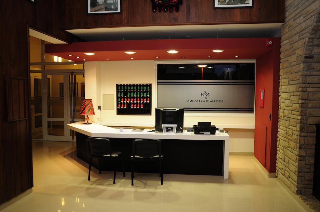Hotel Euzko Alkartasuna Macachín Buitenkant foto