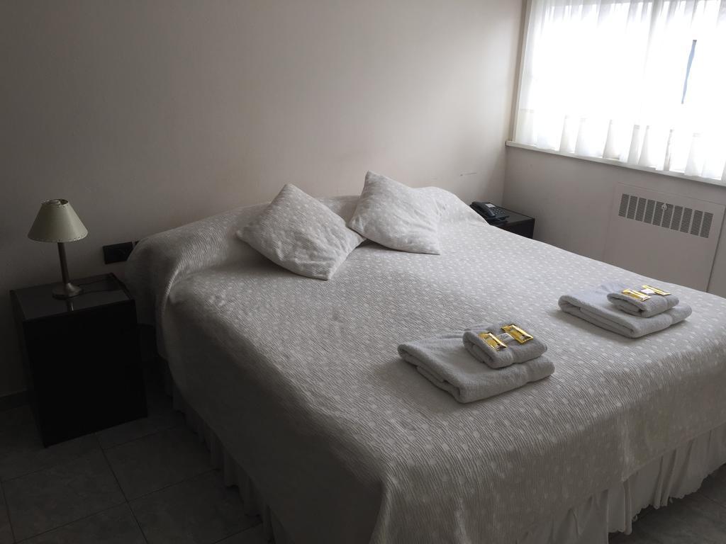 Hotel Euzko Alkartasuna Macachín Buitenkant foto