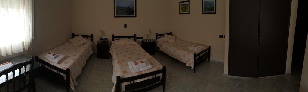 Hotel Euzko Alkartasuna Macachín Buitenkant foto