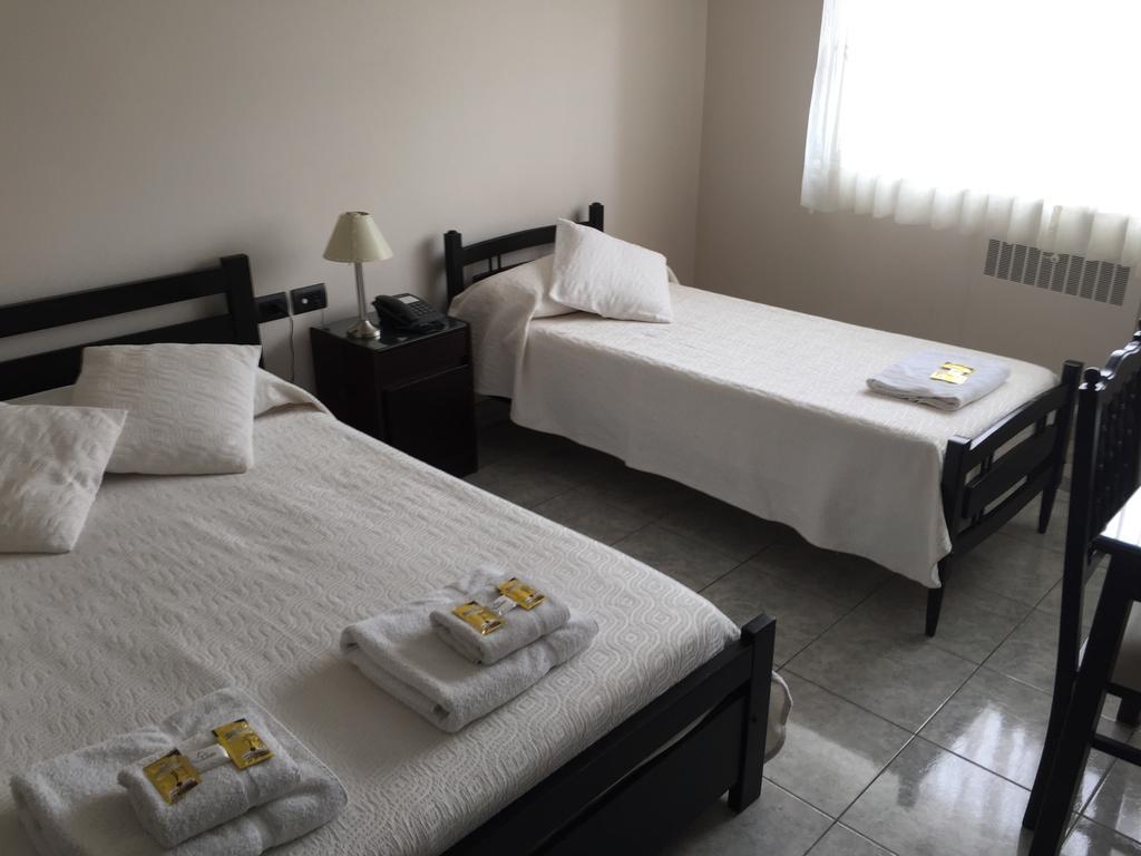 Hotel Euzko Alkartasuna Macachín Buitenkant foto