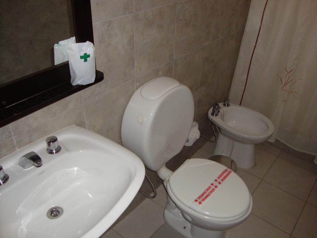 Hotel Euzko Alkartasuna Macachín Buitenkant foto