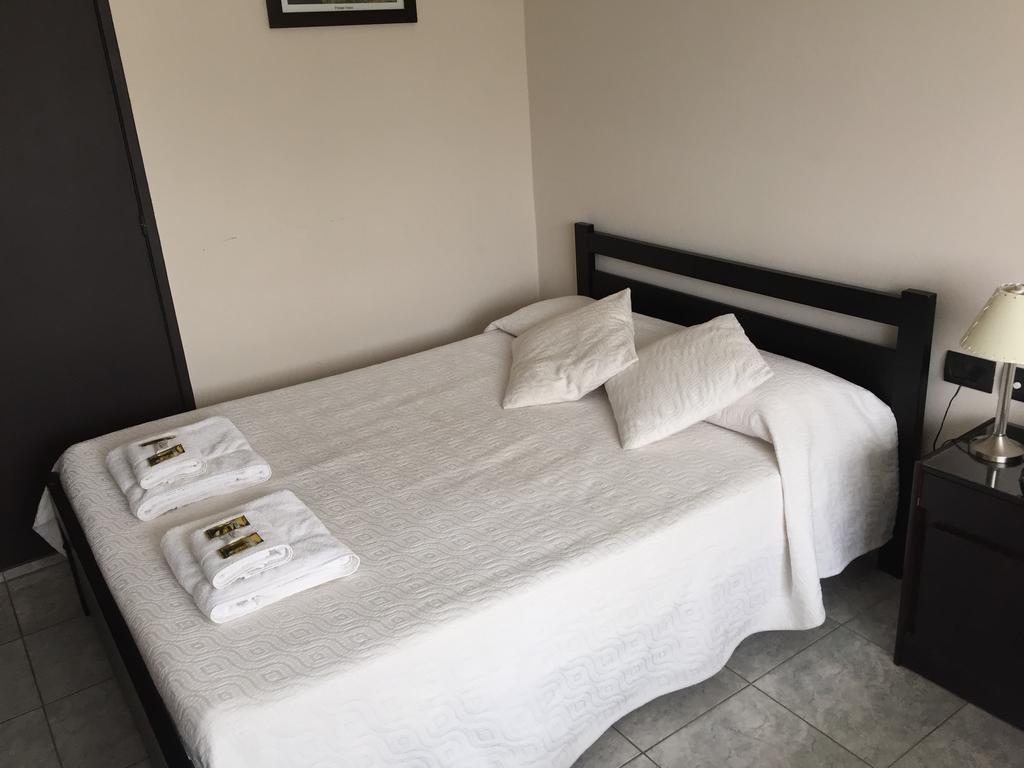 Hotel Euzko Alkartasuna Macachín Buitenkant foto