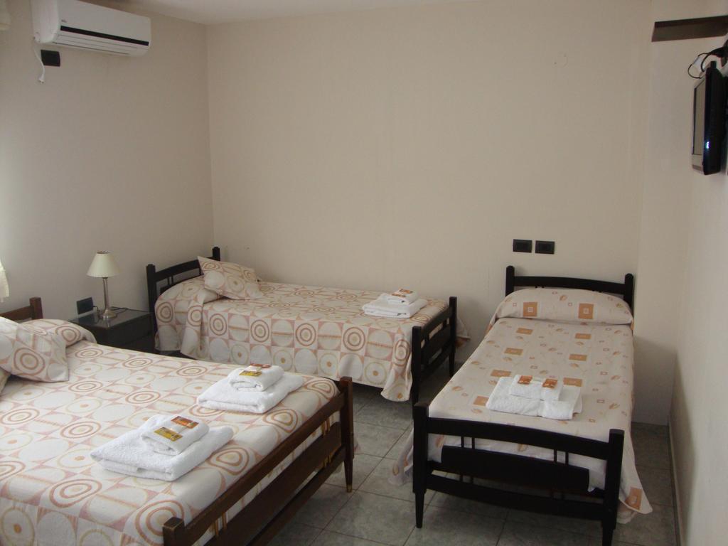 Hotel Euzko Alkartasuna Macachín Buitenkant foto